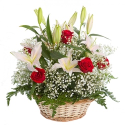 Цветы в корзине «Идеальное поздравление»